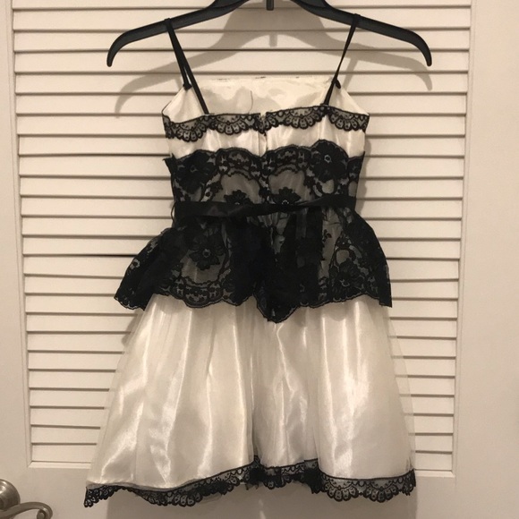 Girls Jessica McClintock dress - Picture 3 of 8